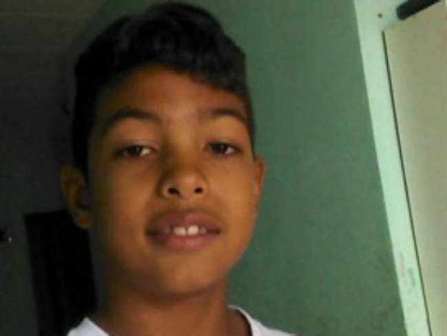 Adolescente de 13 anos morre aps cair de Toyota em carreata poltica em Pernambuco