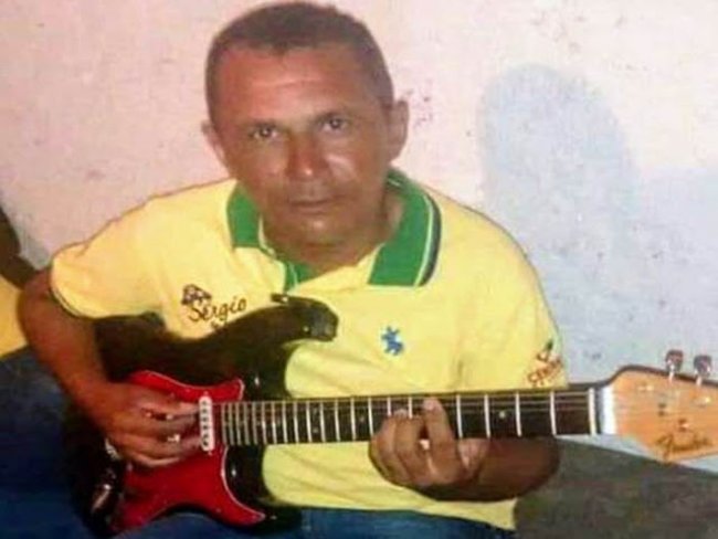 Mototaxista morto em Juazeiro tambm era msico e tocava na banda de Srgio do Forr; sanfoneiro lamenta