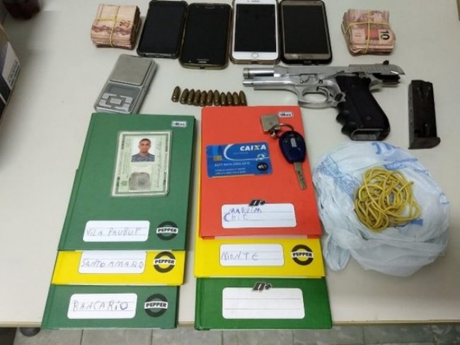 Suspeito de sete assassinatos  preso com cadernos de contabilidade de trfico de drogas no Grande Recife