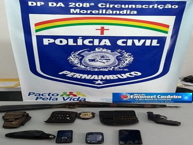 POLCIA CIVIL APRENDE ARMAS DE FOGO NA ZONA RURAL DE MOREILNDIA E PRENDE HOMEM ACUSADO DE PRATICAR DELITOS NA REGIO