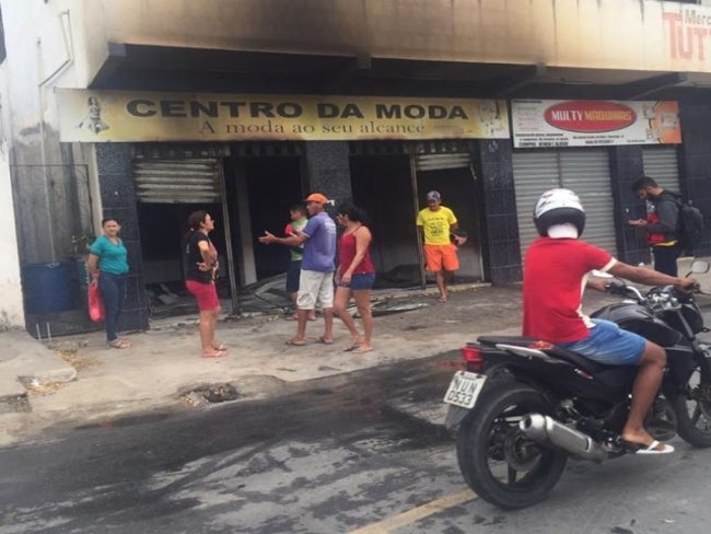 Criminosos atacam rdio, Cmara dos Vereadores e estao ambiental no 6 dia de violncia no Cear