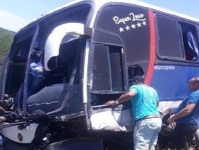 Num domingo sangrento, mais 2 pessoas morrem durante acidente na BR-232 em Serra Talhada