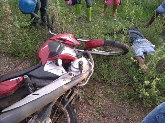 Agricultor morre aps sofrer acidente na PE-275 em Sertnia, no Serto de PE