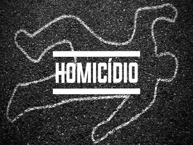 Mototaxista é assassinado a tiros em praça de Salgueiro