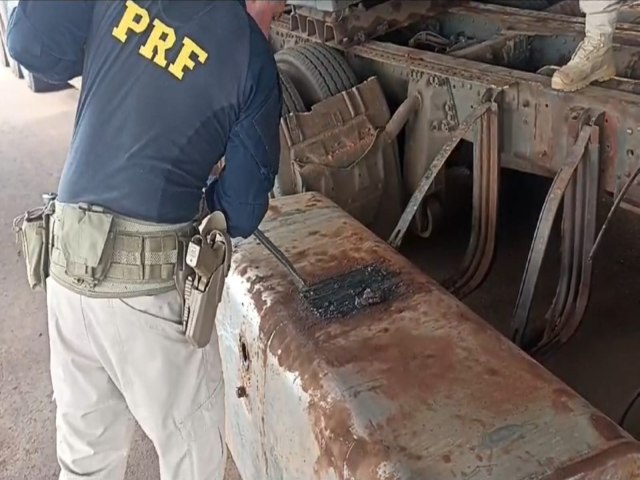 Casal paraguaio  preso pela PRF com meia tonelada de maconha