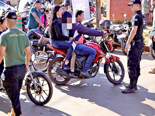Motociclistas que no usarem capacetes sero multados em mais de 2 milhes de guaranis no Paraguai