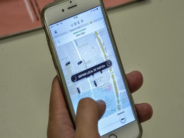 Uber  condenado a contratar todos os motoristas e pagar multa de R$ 1 bilho