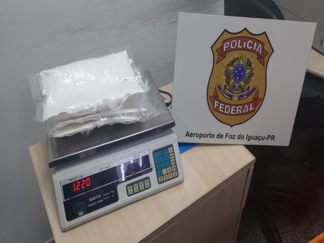 Preso passageiro com cocana junto ao corpo no Aeroporto Internacional de Foz