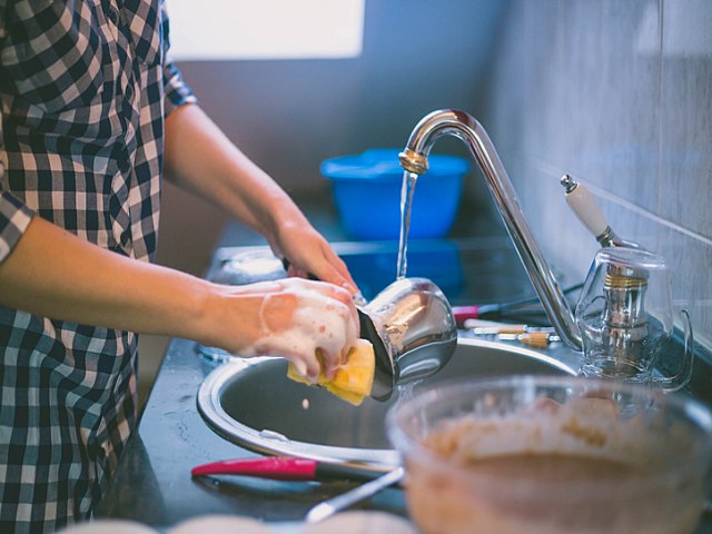 Estudo diz: mulher tem mdia de 11 horas a mais do que homem no trabalho domstico