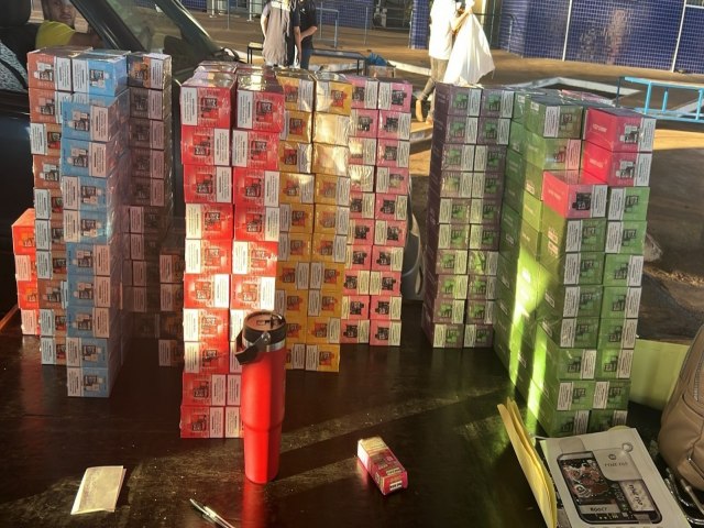 Apreendidos 80 mil reais em carga de cigarros eletrnicos em fundo falso de veculo na Ponte Internacional da Amizade
