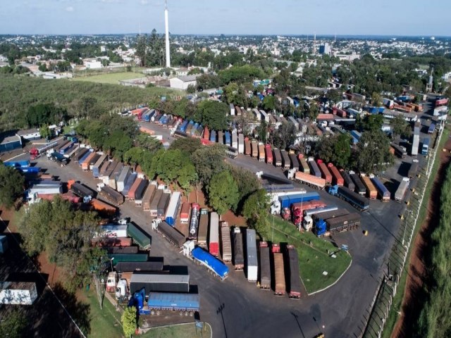 Porto Seco de Foz do Iguau bate recorde com movimentao de US$ 6,7 bilhes em 2023