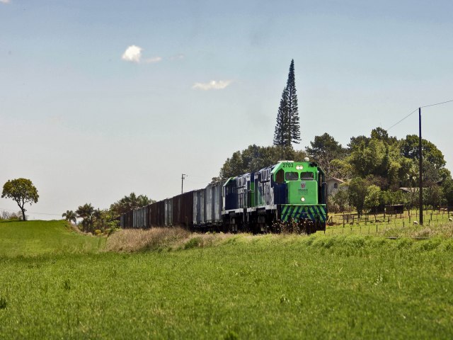 Estado pede autorizao da Assembleia Legislativa para desestatizao da Ferroeste