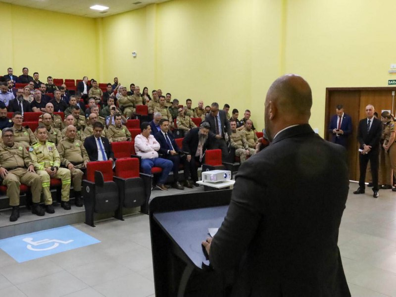 Combate ao crime na fronteira  tema de reunio de todas as foras em Foz do Iguau