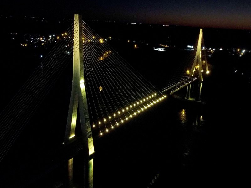 Ponte da Integrao ganha iluminao amarela durante setembro