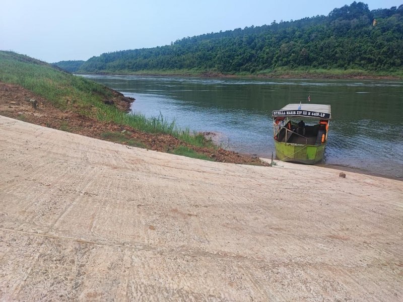 Paraguai  anuncia nova rota fluvial para descomprimir o trfego na Ponte da Amizade