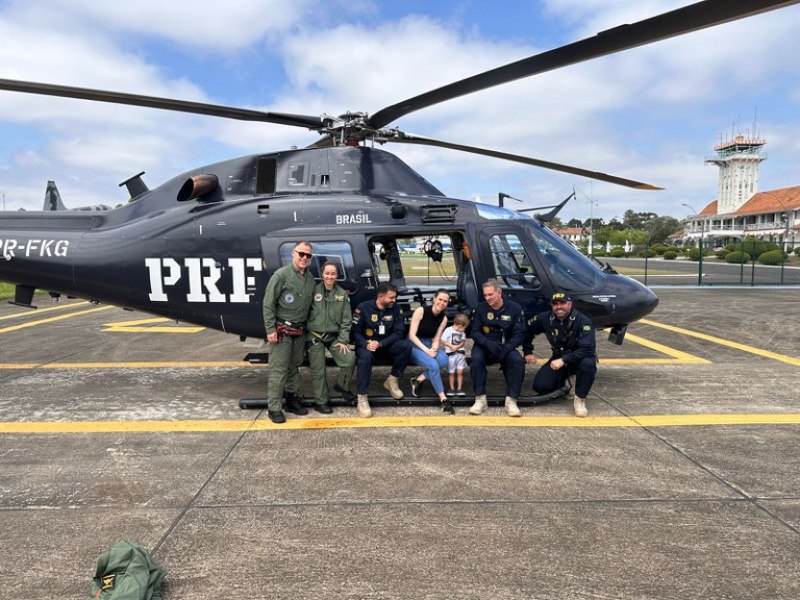 Helicptero da PRF transporta criana de 3 anos para realizar transplante em Curitiba (PR)