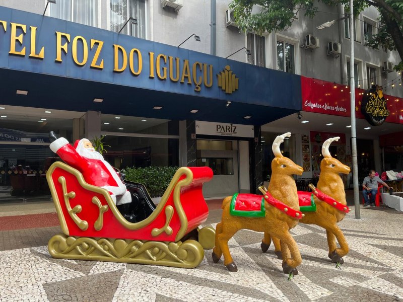 Foz do Iguau recebe magia natalina com Encontro dos Papais Nois na Avenida Brasil, segunda-feira, 25