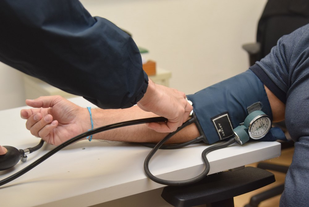 Press�o arterial 12 por 8 deixa de ser considerada normal