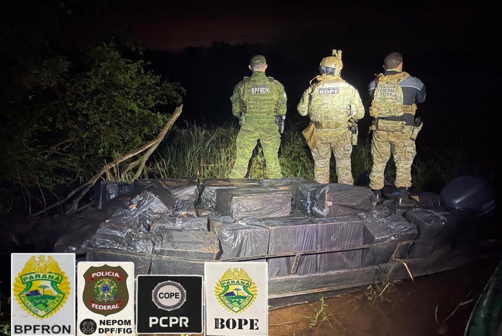 Barco e ve�culo carregados com cigarros contrabandeados s�o apreendidos na fronteira