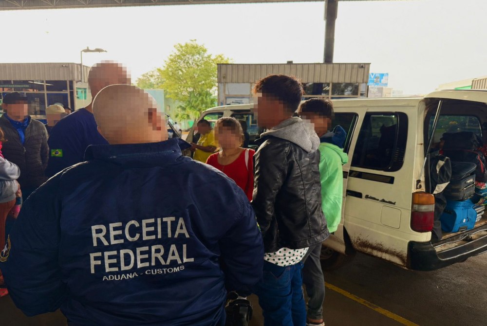 Fiscaliza��o na Ponte da Amizade identifica adolescentes desacompanhados em van com destino a S�o Paulo