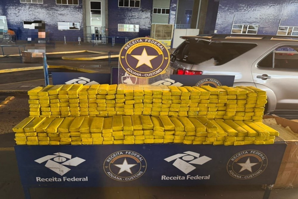 Motorista paraguaio � preso com 170 kg de subst�ncia an�loga � maconha na Aduana