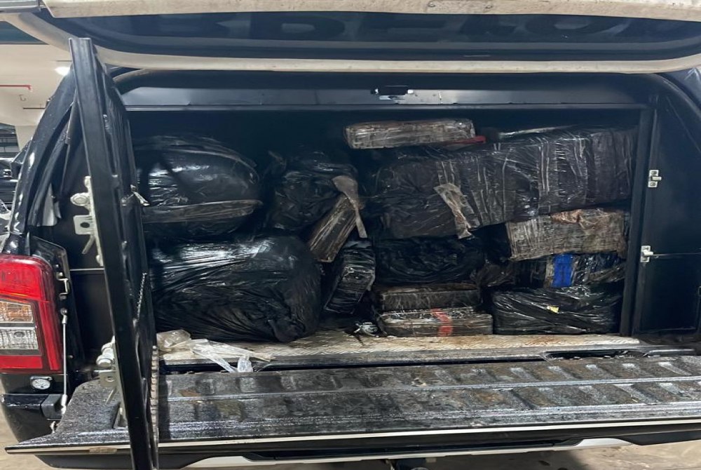 Travessia clandestina termina com apreens�o de quase 372 kg de maconha em foz