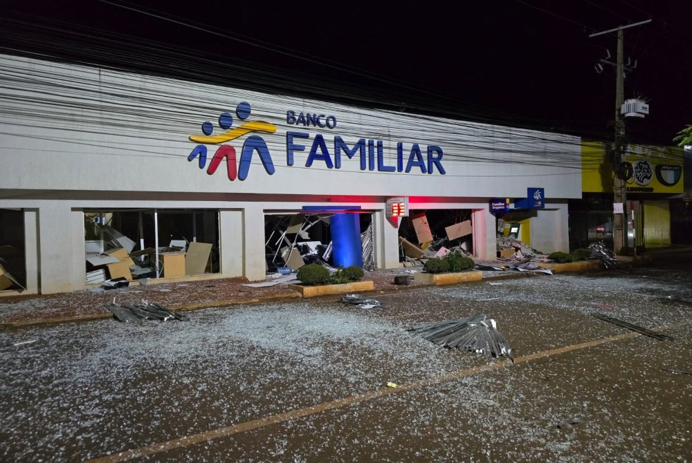Mega-assalto em Santa Rita, no Paraguai, tem explos�es, troca de tiros e fuga cinematogr�fica