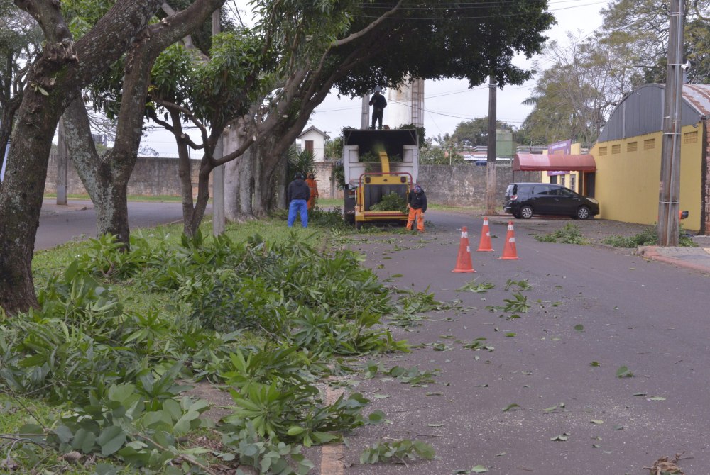 Mutir�o recolhe cerca de 400 toneladas de lixo e entulhos na regi�o de Tr�s Lagoas