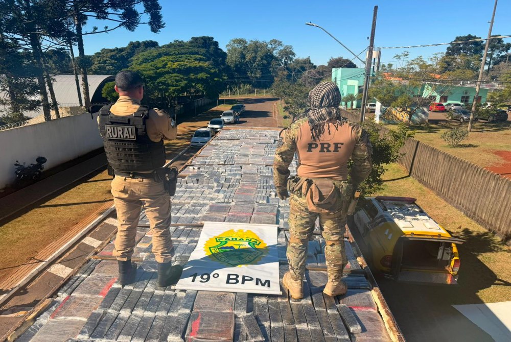 Homem � preso com carga de 2,6 toneladas de maconha na BR-467, em Cascavel