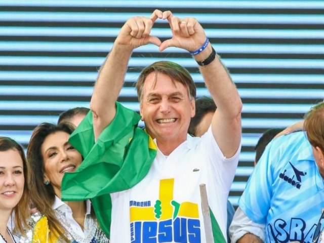 Bolsonaro participa hoje de cultos e marcha em Natal