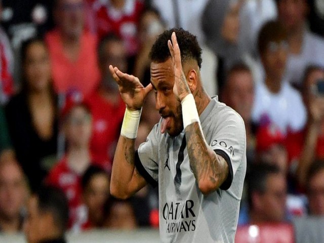 Neymar faz dois, d trs assistncias e lidera atropelo do PSG sobre o Lille por 7 a 1