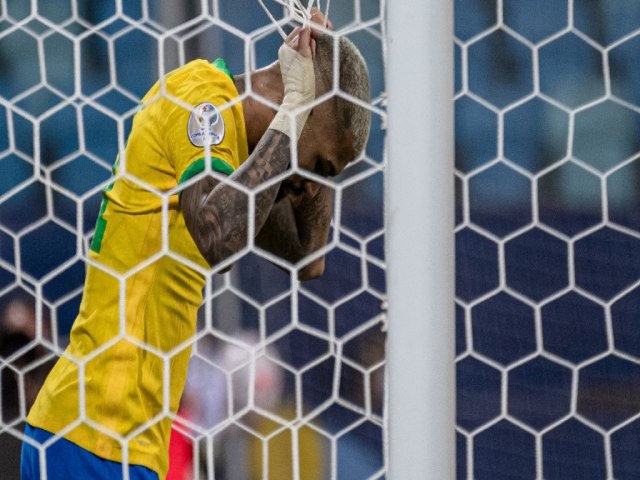 Gabigol lamenta ausncia na Copa do Mundo, mas promete torcida pelo hexa