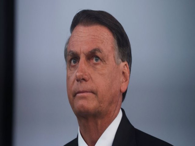 Bolsonaro volta ao Palcio do Planalto aps 20 dias recluso