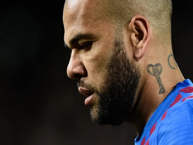 Risco de fuga elevado deve manter Daniel Alves na priso, diz advogada