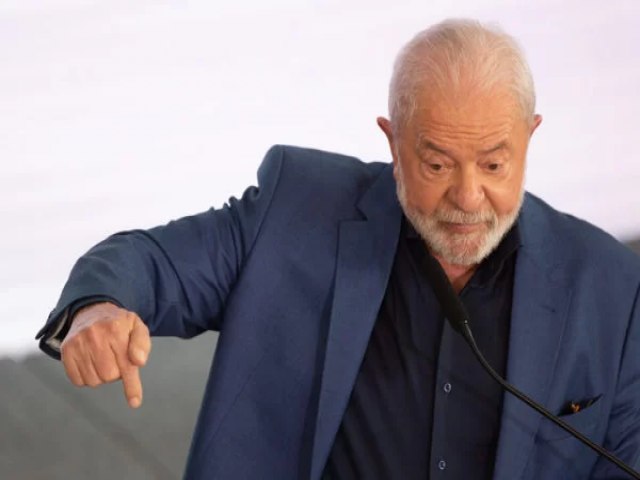 Governo Lula ter de explicar sof de R$ 65 mil para o Alvorada