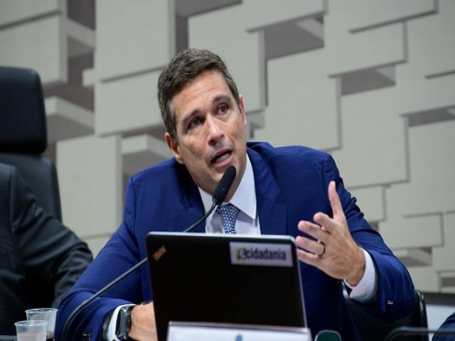 Senadores aprovam convite para Campos Neto explicar manuteno da taxa Selic em 13,75%