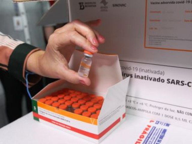 MP-BA j recebeu 74 denncias de 'fura-fila' de vacinao contra Covid-19  Leia mais: http://m.chorrochoonline.com/news/mp-ba-ja-recebeu-74-denuncias-de-fura-fila-de-vacinacao-contra-covid-19/