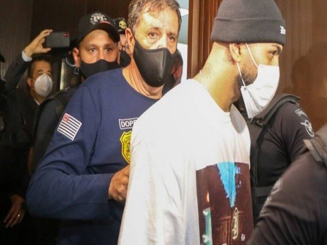 Gabigol, do Flamengo,  flagrado em cassino clandestino com 200 pessoas em SP