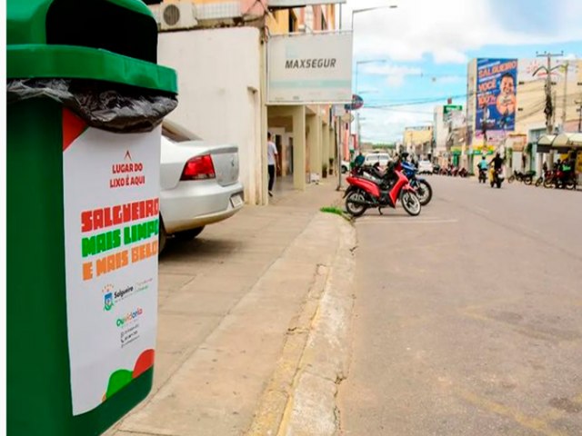 Prefeitura de Salgueiro inicia instalaes de 50 cestas de nas ruas da cidade