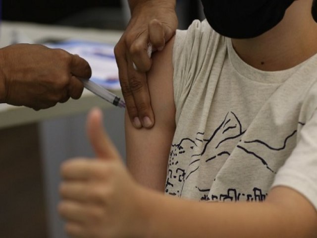 Salgueiro comea a vacinar crianas de 4 anos contra a Covid-19 nessa quarta-feira