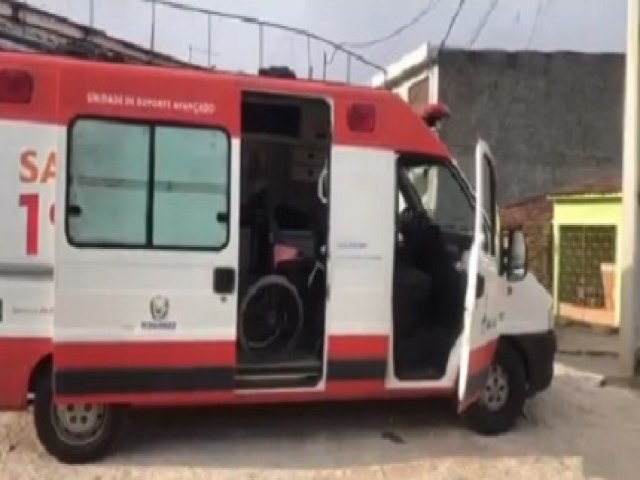 Vereador de Salgueiro denuncia apreenso de ambulncia da prefeitura em blitz da PRF