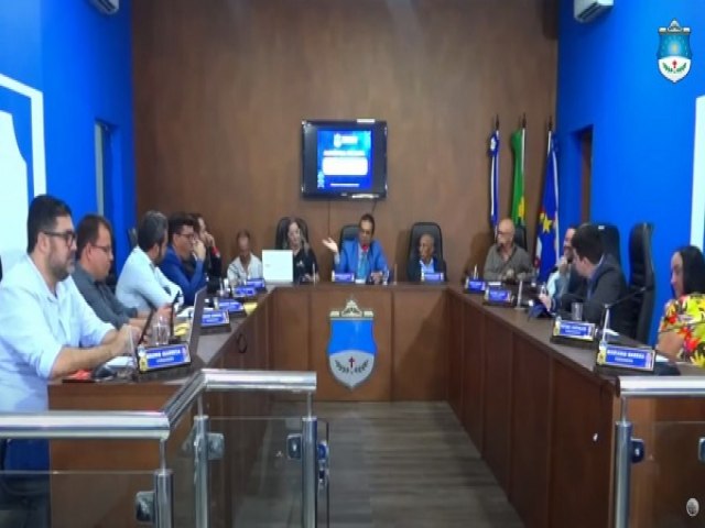 Cmara de Vereadores de Salgueiro media dilogo entre prefeito e servidores por reajuste salarial