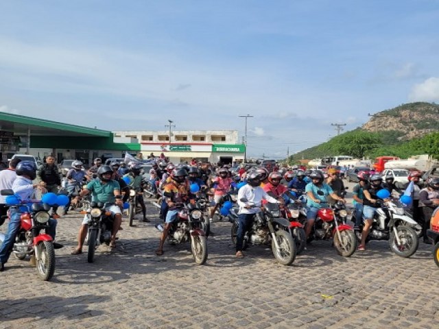Mobilizao em prol do asfaltamento da estrada do Pau Ferro rene vrios de moradores do distrito e autoridades pblicas