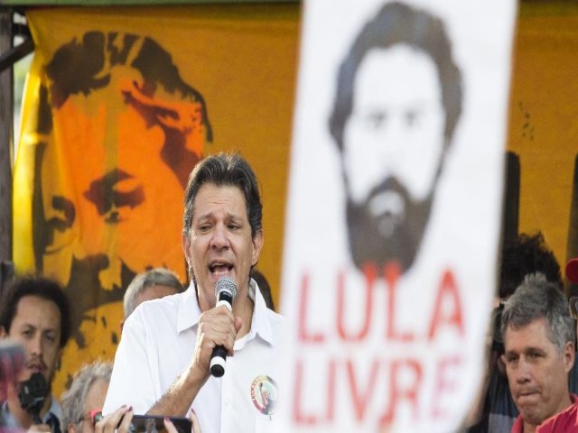 'Lula me pediu para colocar o bloco na rua', afirma Haddad
