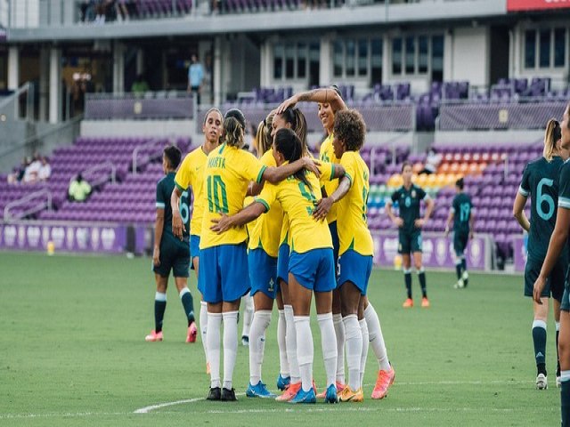 Seleção feminina melhora no segundo tempo e goleia a Argentina nos EUA