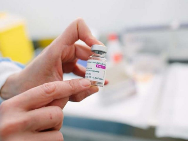 Vacina de Oxford tem 79% de eficcia, apontam testes nos EUA, Chile e Peru