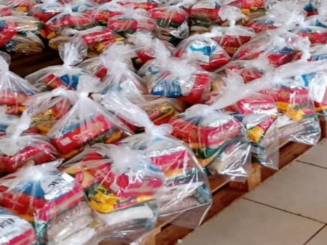 Prefeitura de Ceará-Mirim inicia distribuição de 11.700 kits escolares e 2.500 cestas básicas a autônomos