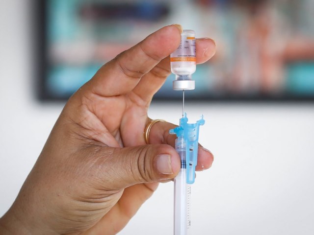 Segunda dose no garante imunizao imediata; cuidados devem ser mantidos