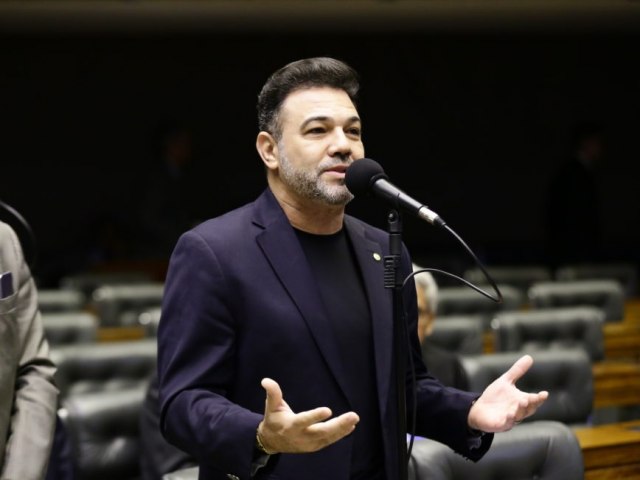 Marco Feliciano pressiona Bolsonaro e ameaa entregar vice-liderana do governo