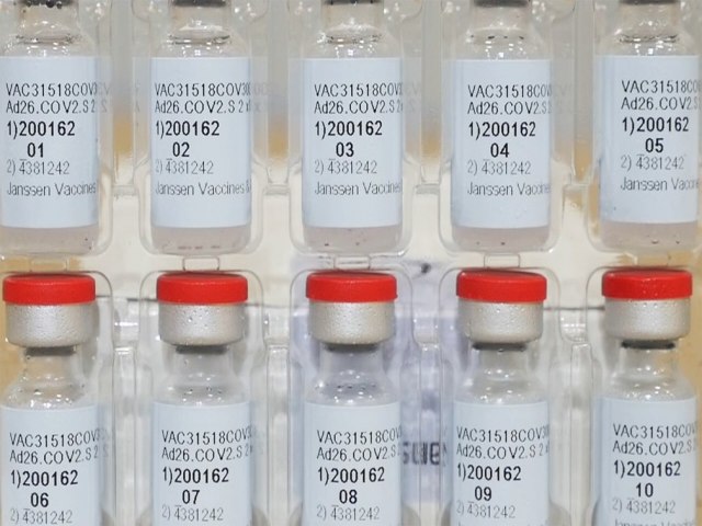 EUA interrompem produo da vacina da Johnson contra Covid em fbrica que desperdiou doses